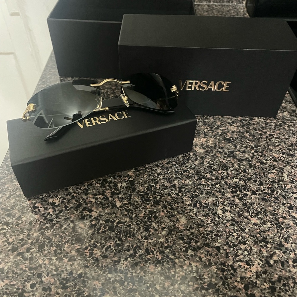 Versace Runway Sunglasses - Picture 5 of 5